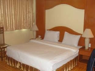 U Tai Tip Guest House Phuket Exteriör bild