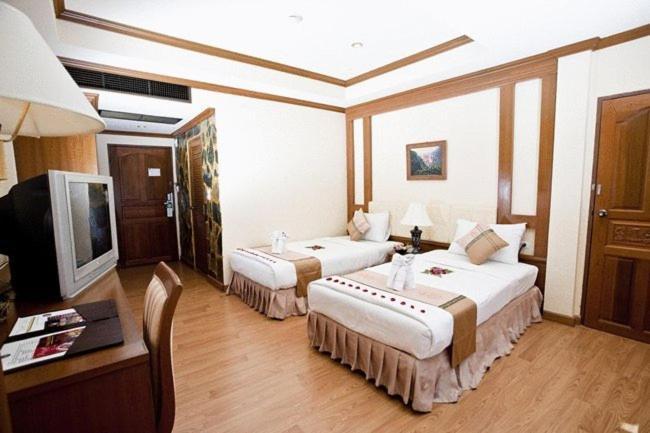 U Tai Tip Guest House Phuket Exteriör bild