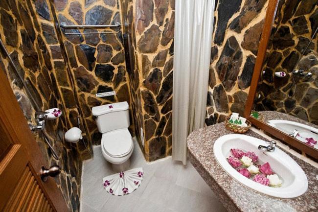 U Tai Tip Guest House Phuket Exteriör bild